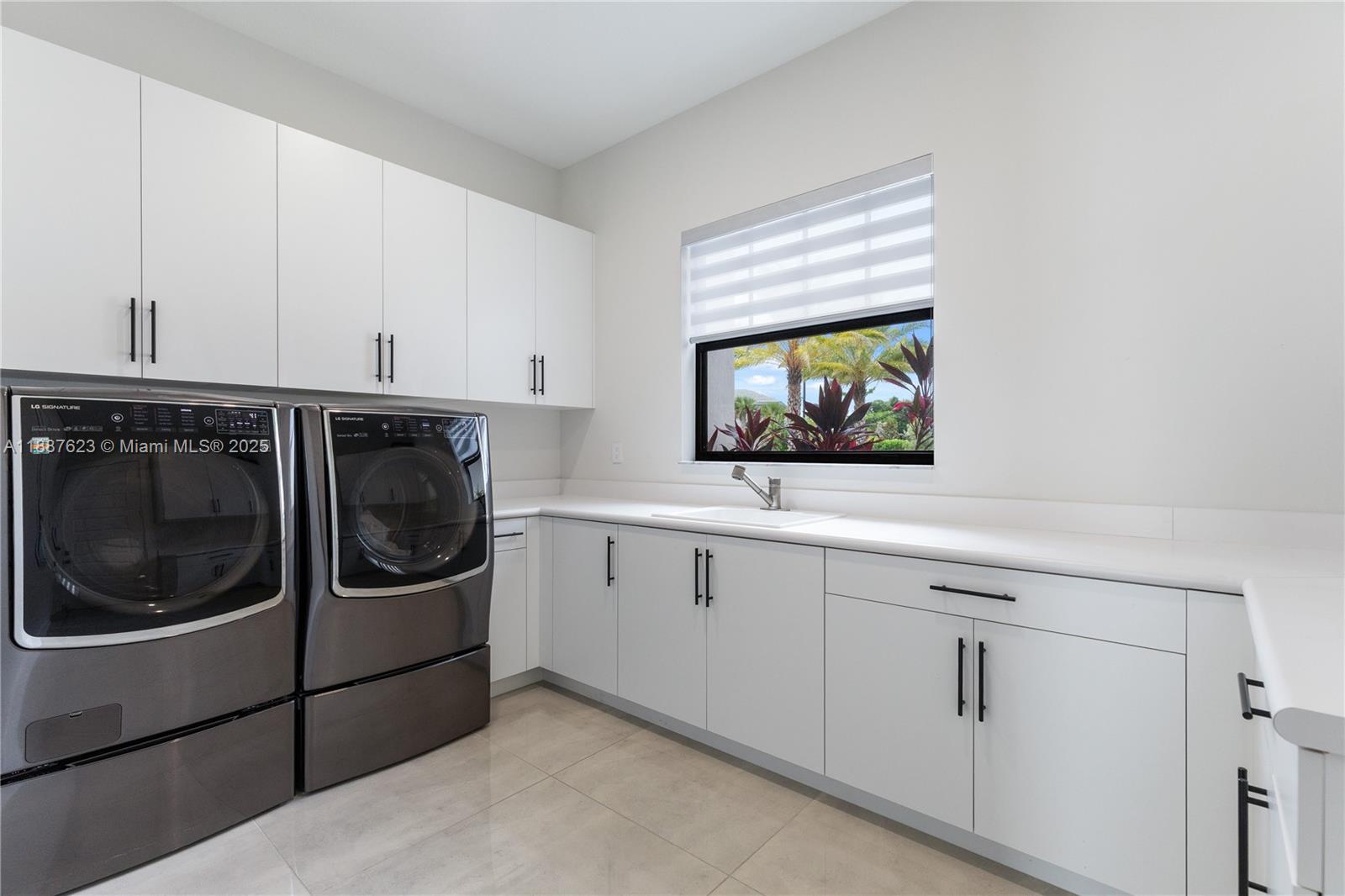 SIERRA ESTATES - Residential