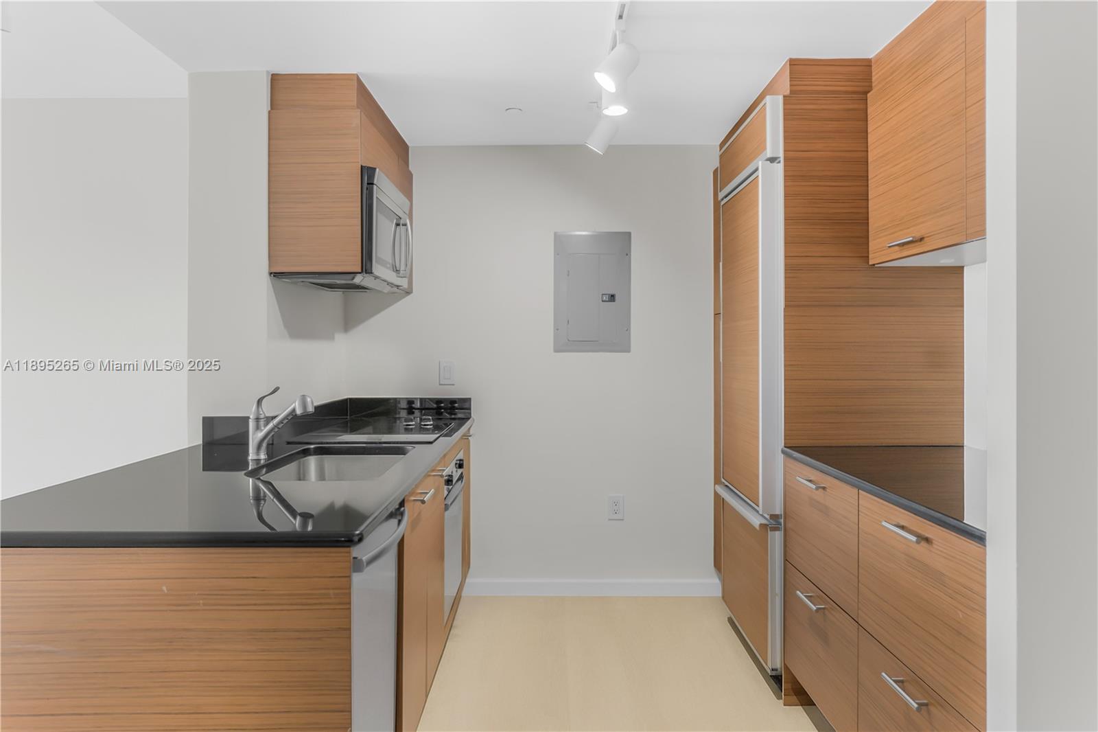 View photos, virtual tours, details... 50 Biscayne Blvd 1505