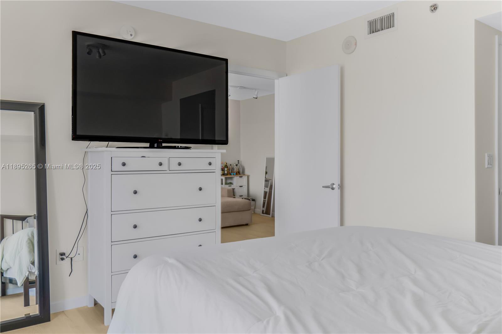 50 BISCAYNE CONDO - Residential