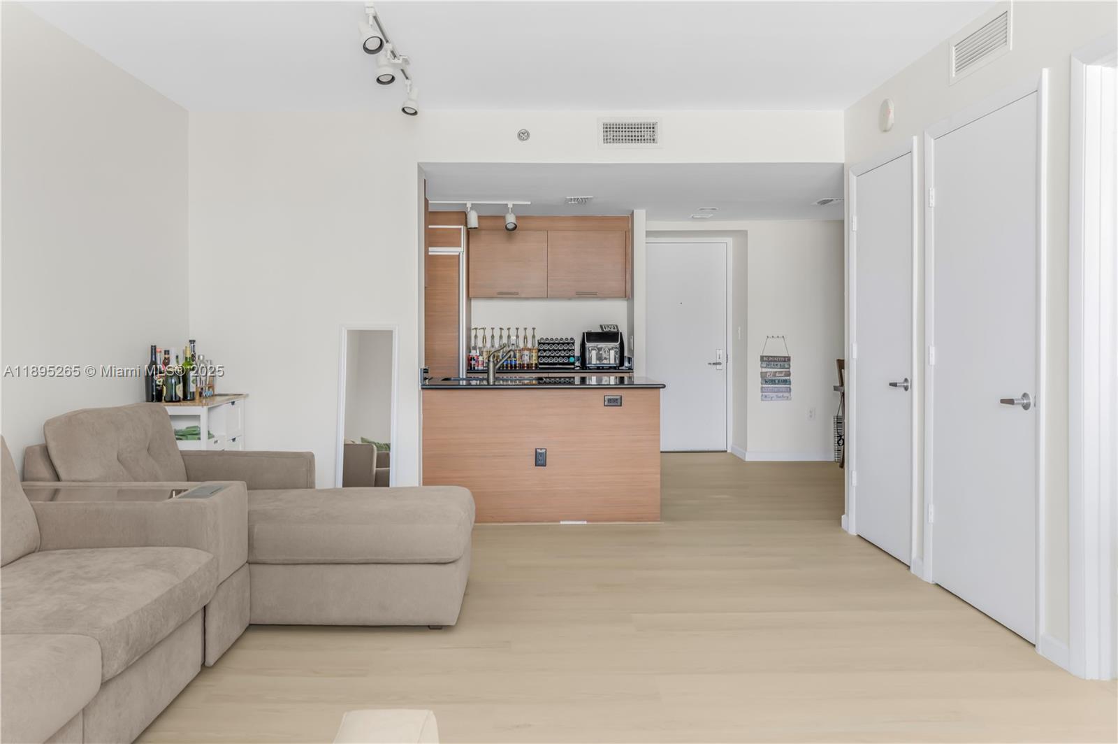 50 BISCAYNE CONDO - Residential