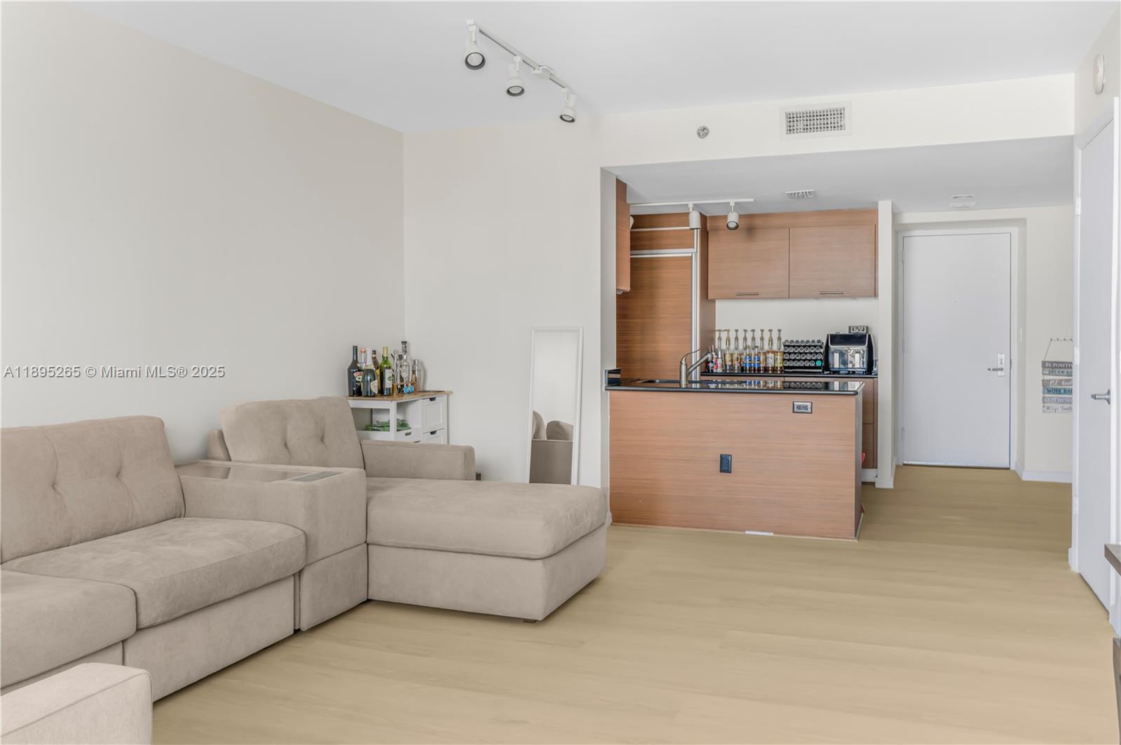 50 BISCAYNE CONDO - Residential