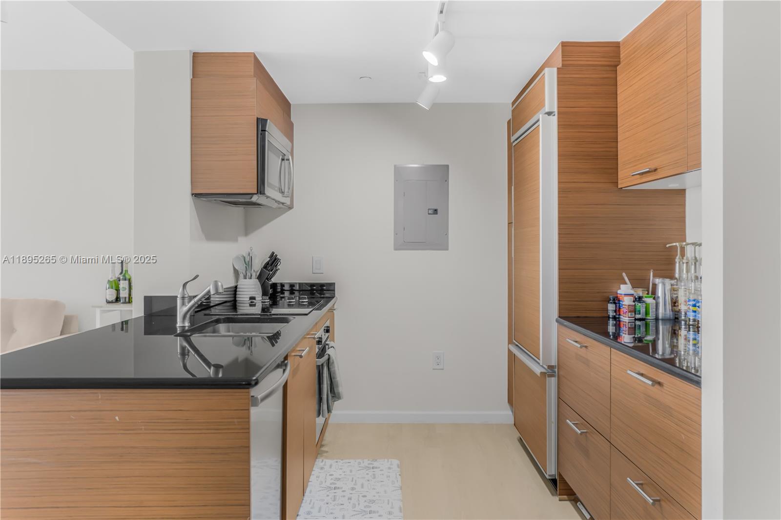 View photos, virtual tours, details... 50 Biscayne Blvd 1505