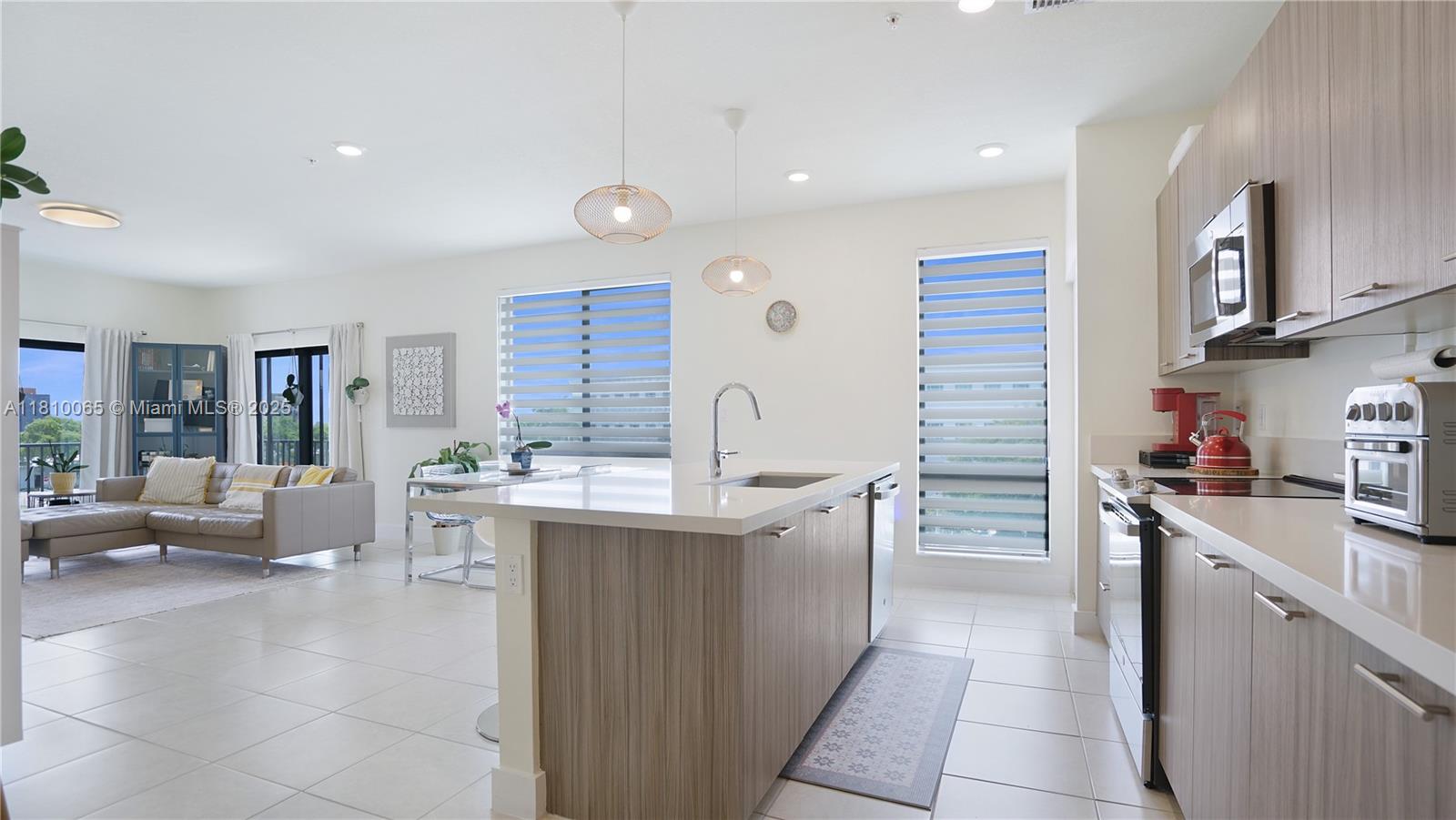 Property for Sale at 8301 Nw 41st St B-404, Doral, Miami-Dade County, Florida - Bedrooms: 3 
Bathrooms: 2  - $649,000