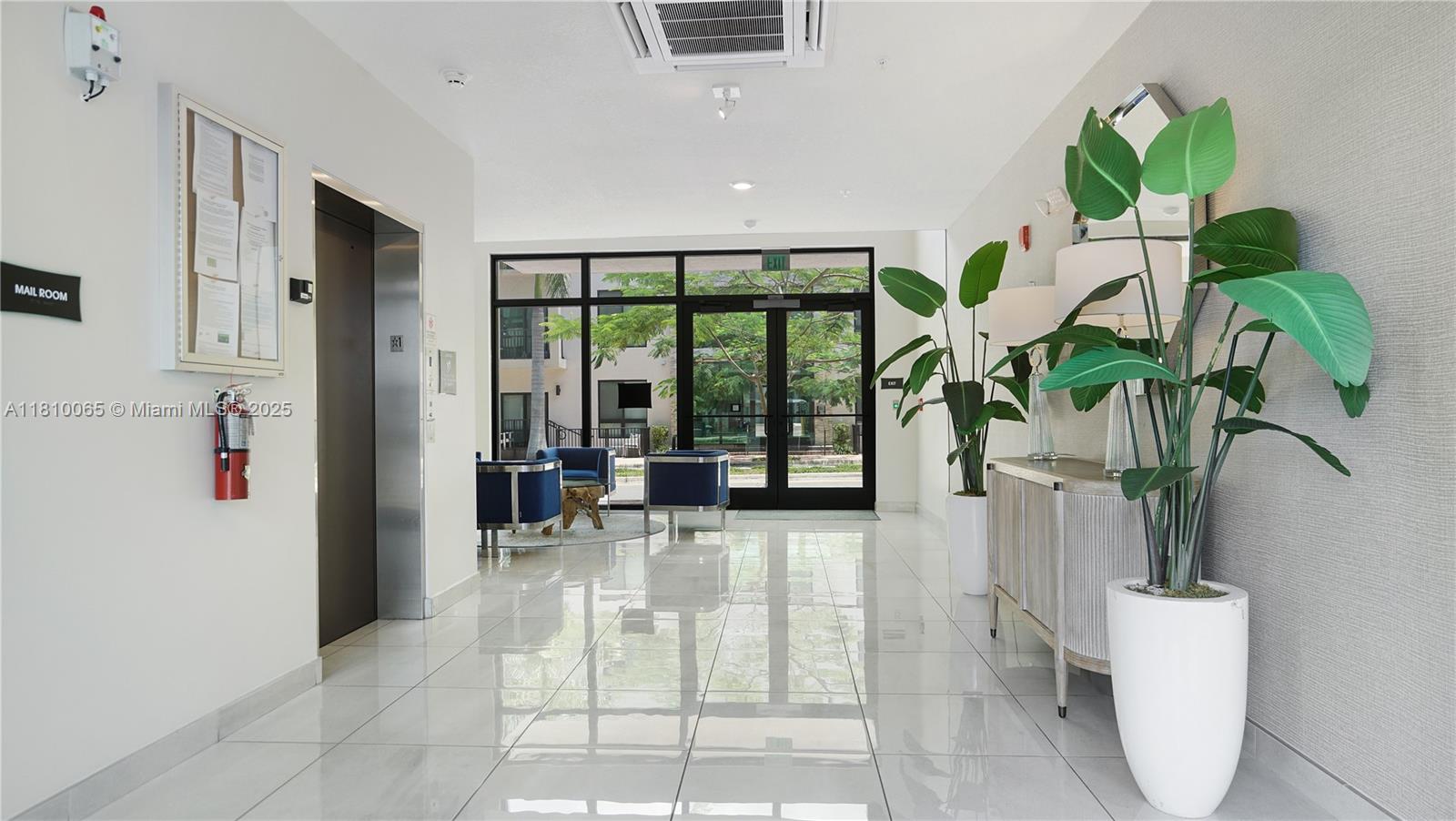 DOWNTOWN DORAL SOUTH PHAS - Residential