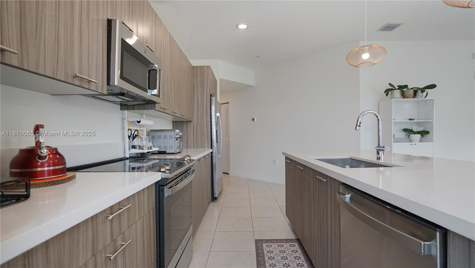 DOWNTOWN DORAL SOUTH PHAS - Residential