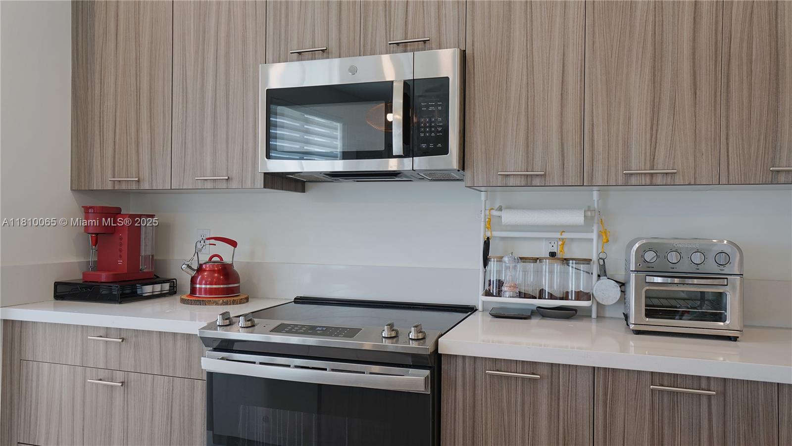 DOWNTOWN DORAL SOUTH PHAS - Residential