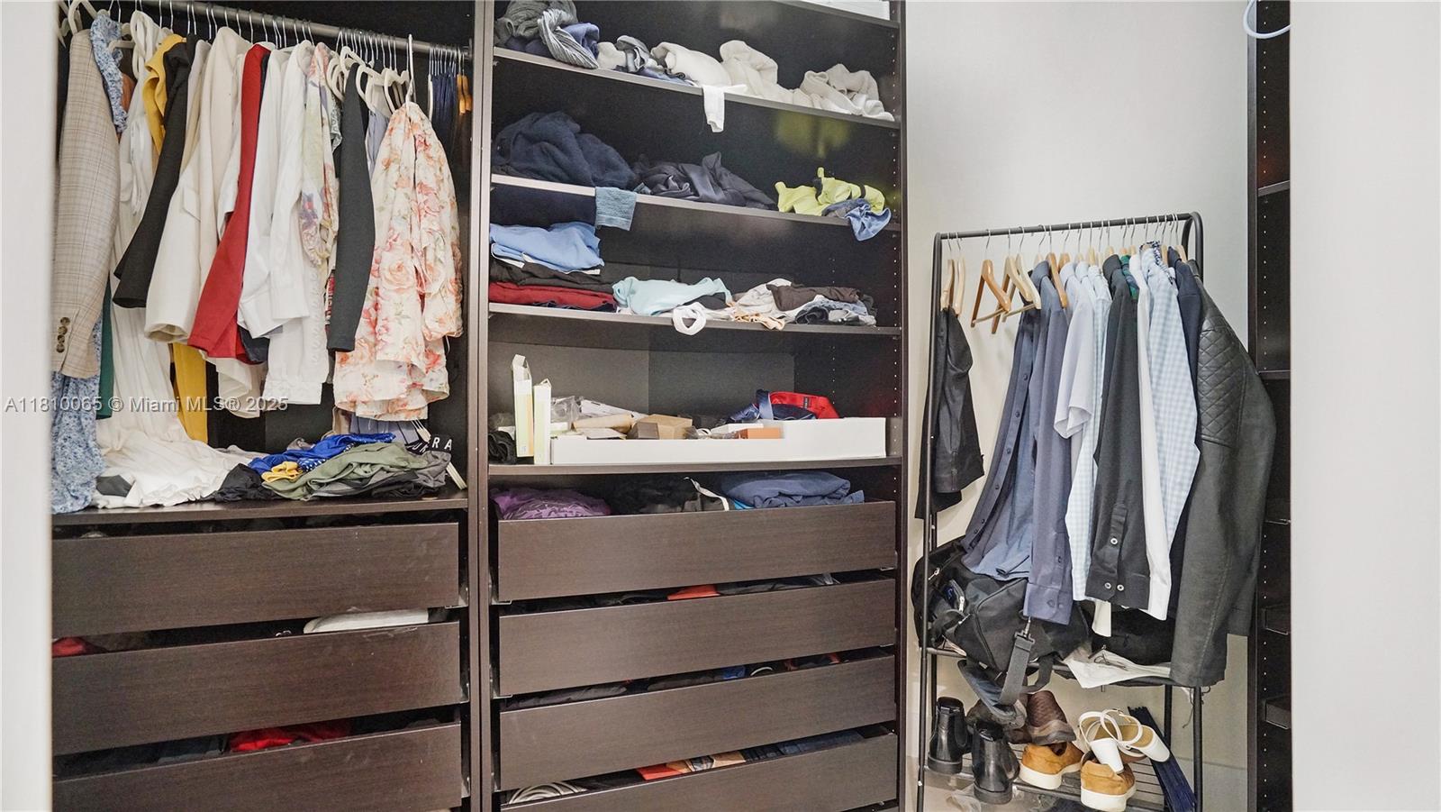 DOWNTOWN DORAL SOUTH PHAS - Residential