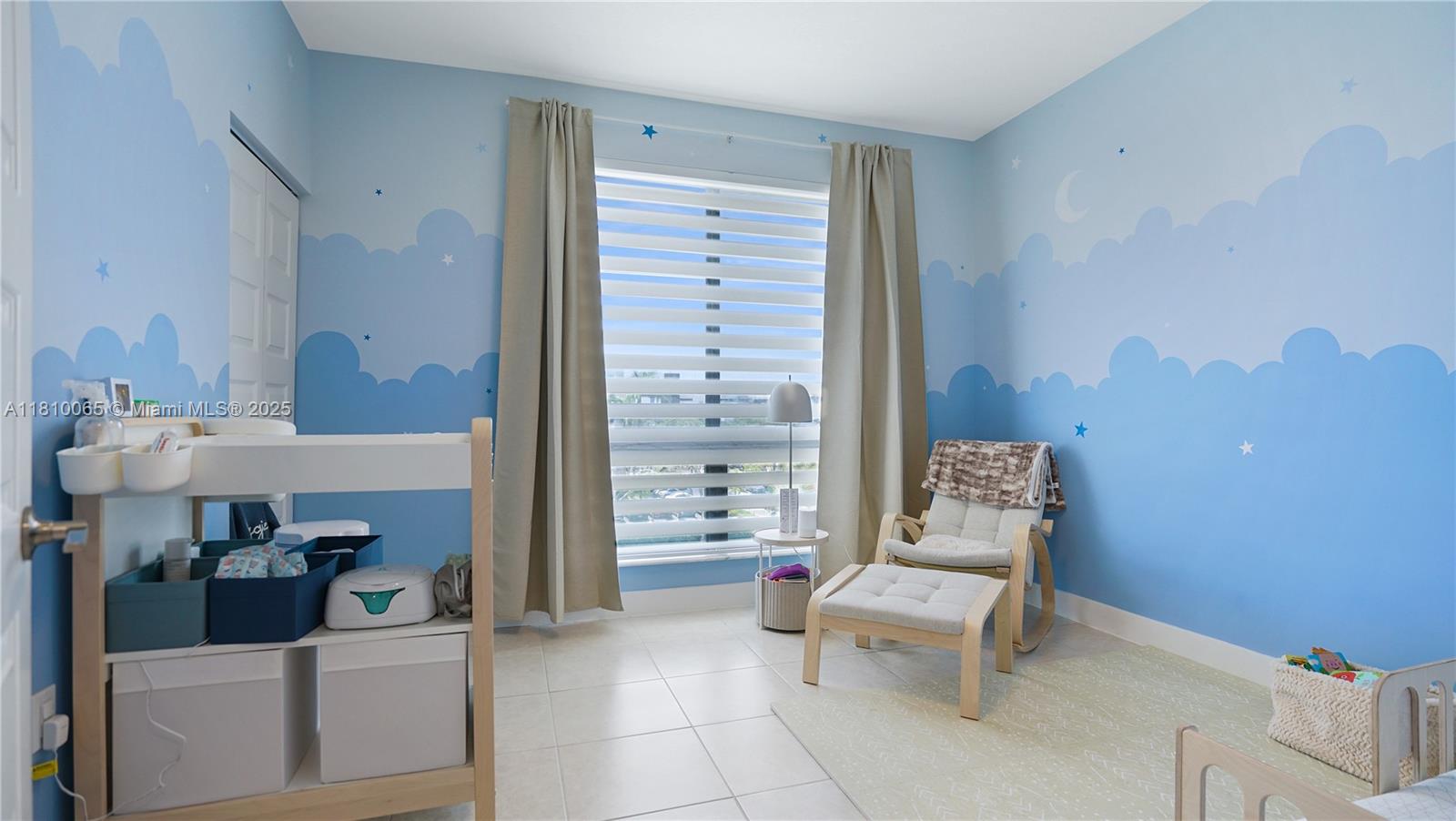 DOWNTOWN DORAL SOUTH PHAS - Residential