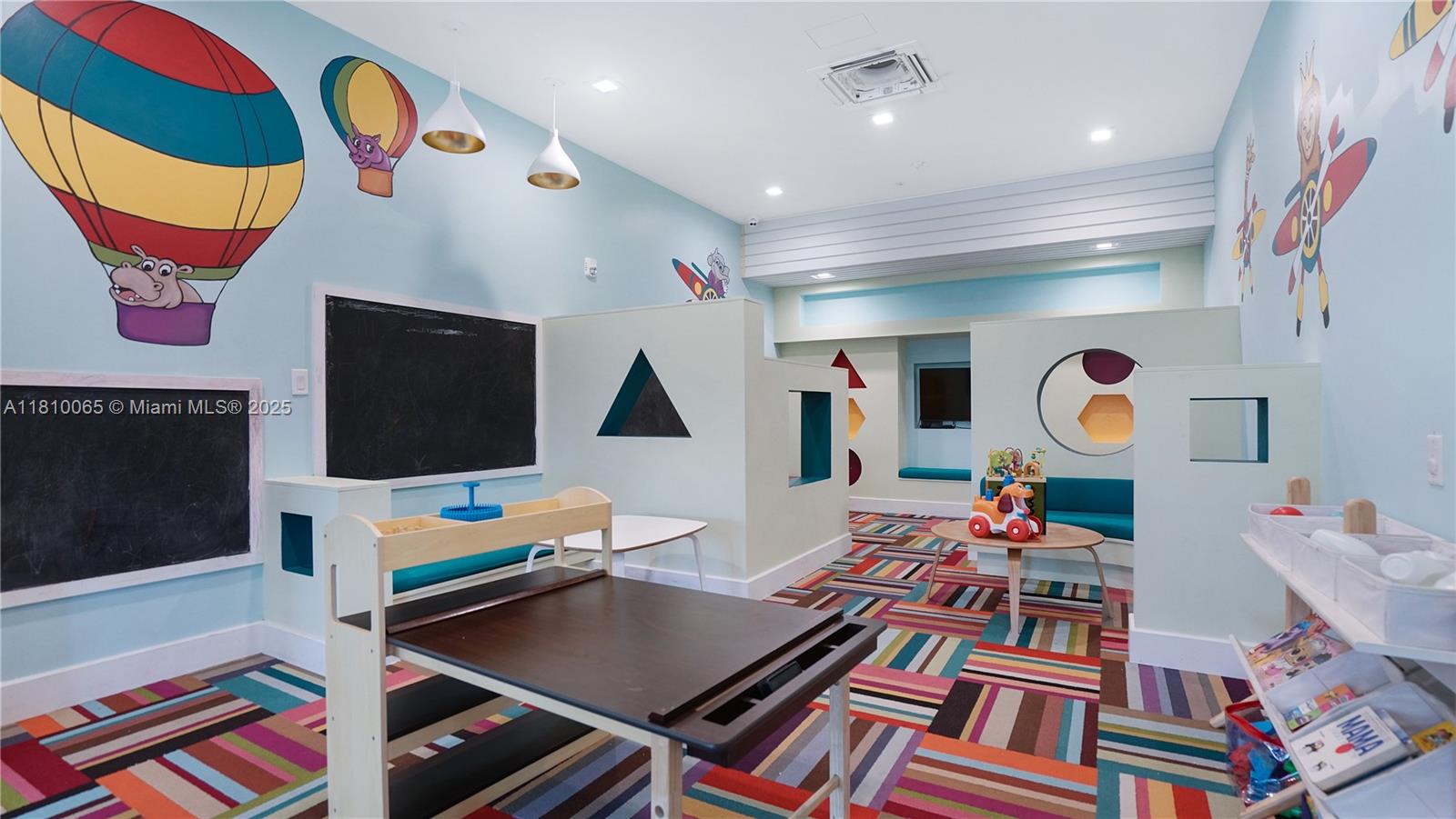 DOWNTOWN DORAL SOUTH PHAS - Residential