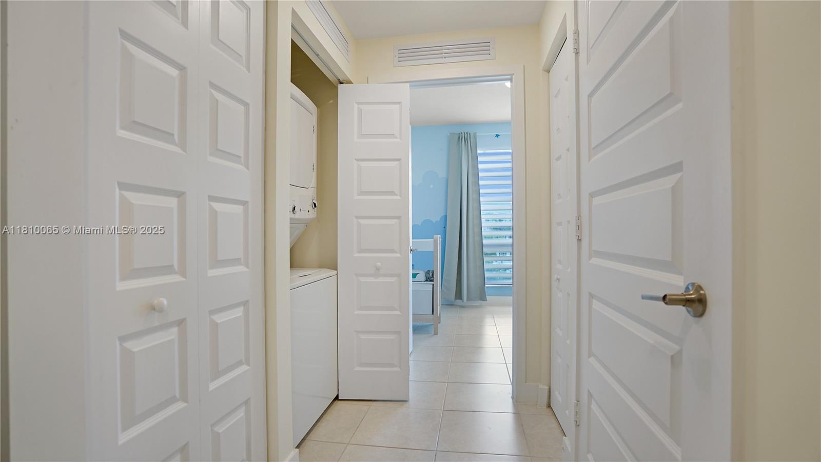 DOWNTOWN DORAL SOUTH PHAS - Residential