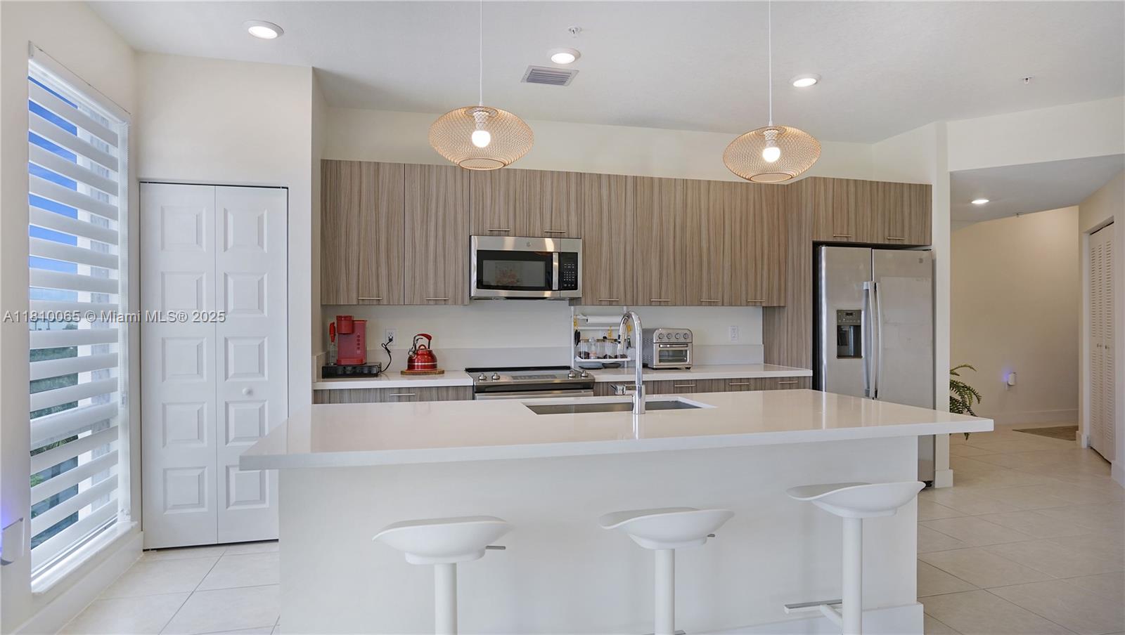 DOWNTOWN DORAL SOUTH PHAS - Residential