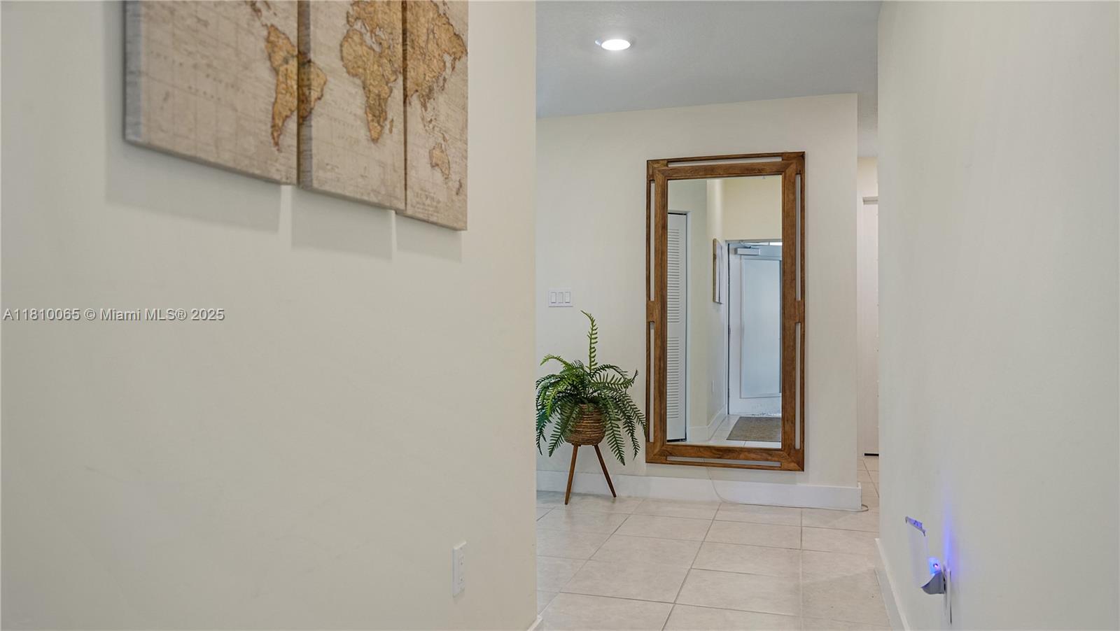 DOWNTOWN DORAL SOUTH PHAS - Residential