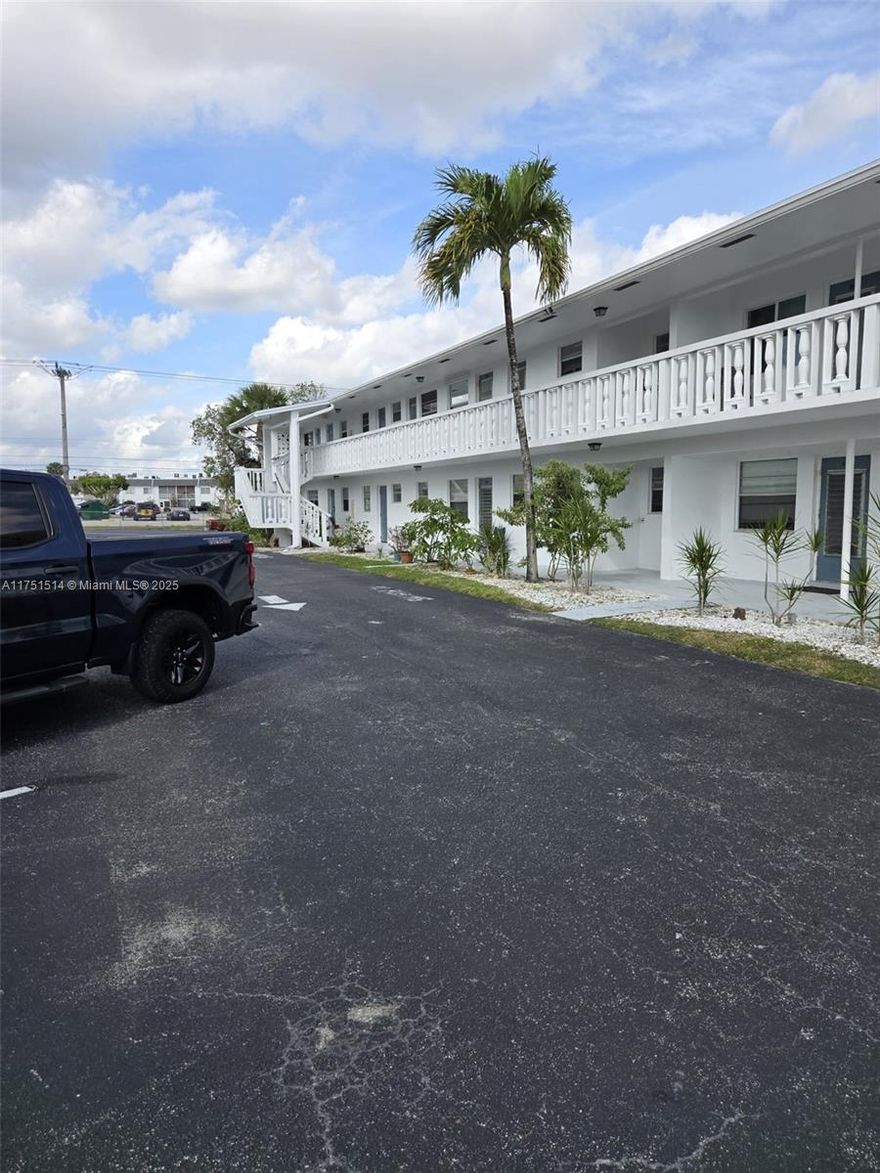 All AGES WELLCOME!!! This is a Remodeled 1-1 apartment in a 2nd-floor unit spacious and clean, ready for a new owner or someone looking to downsize. Has a tiled, ample storage, an enclosed patio ( perfect for office or lounge), and All stainless steel appliances.

This Complex is just a few minutes from shopping centers, restaurants, parks, and bus stations.

 first-time buyers, people who are starting to plan your Florida snowbird vacation or investors. Rental restrictions are: 3-month minimum and 6-month maximum leases.