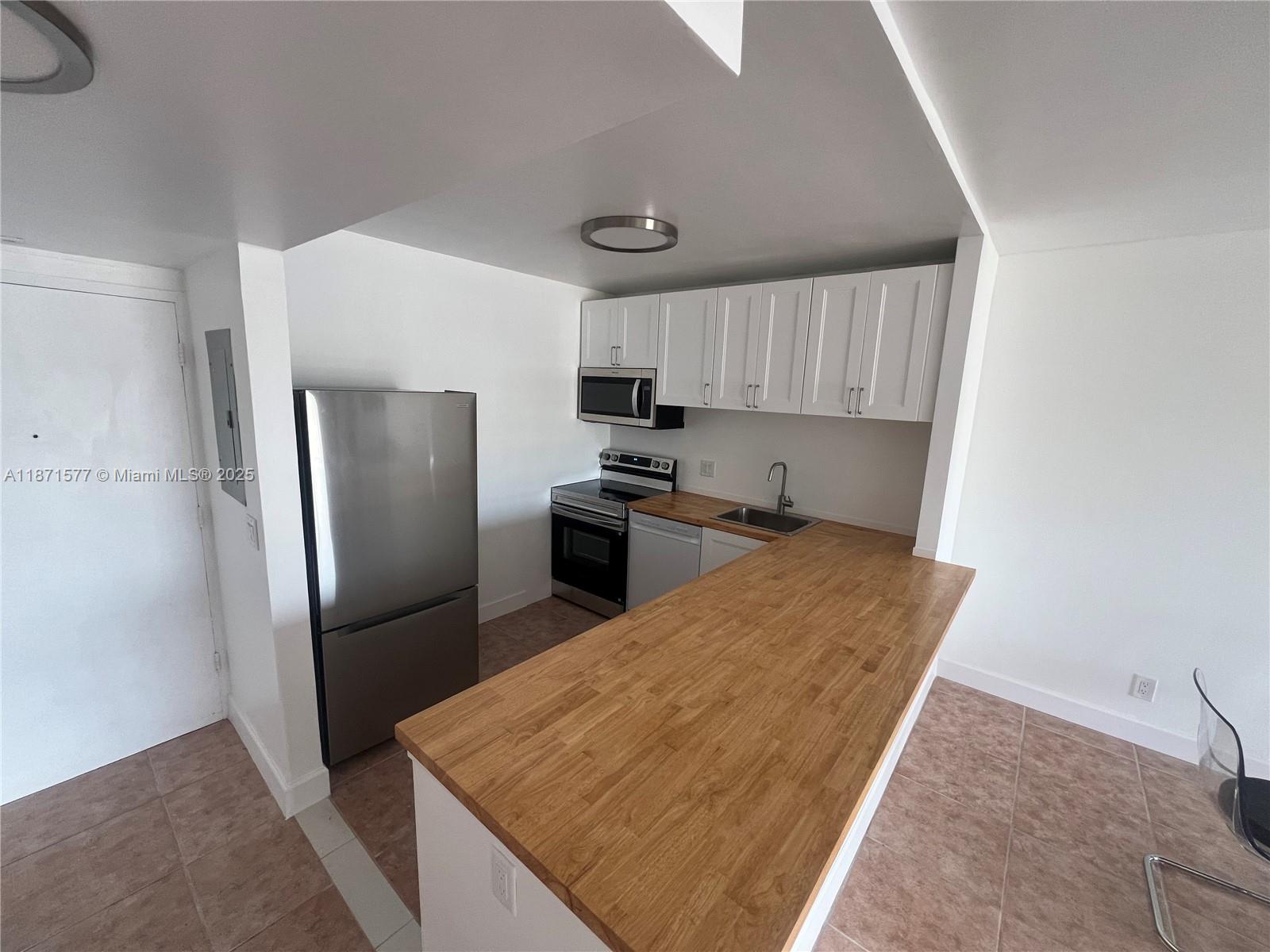 ISLAND PLACE AT NORTH BAY - Residential Lease