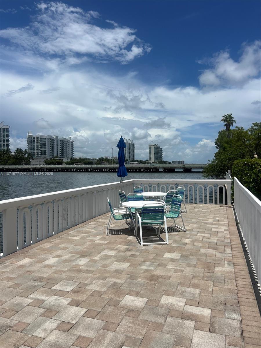 ISLAND PLACE AT NORTH BAY - Residential Lease