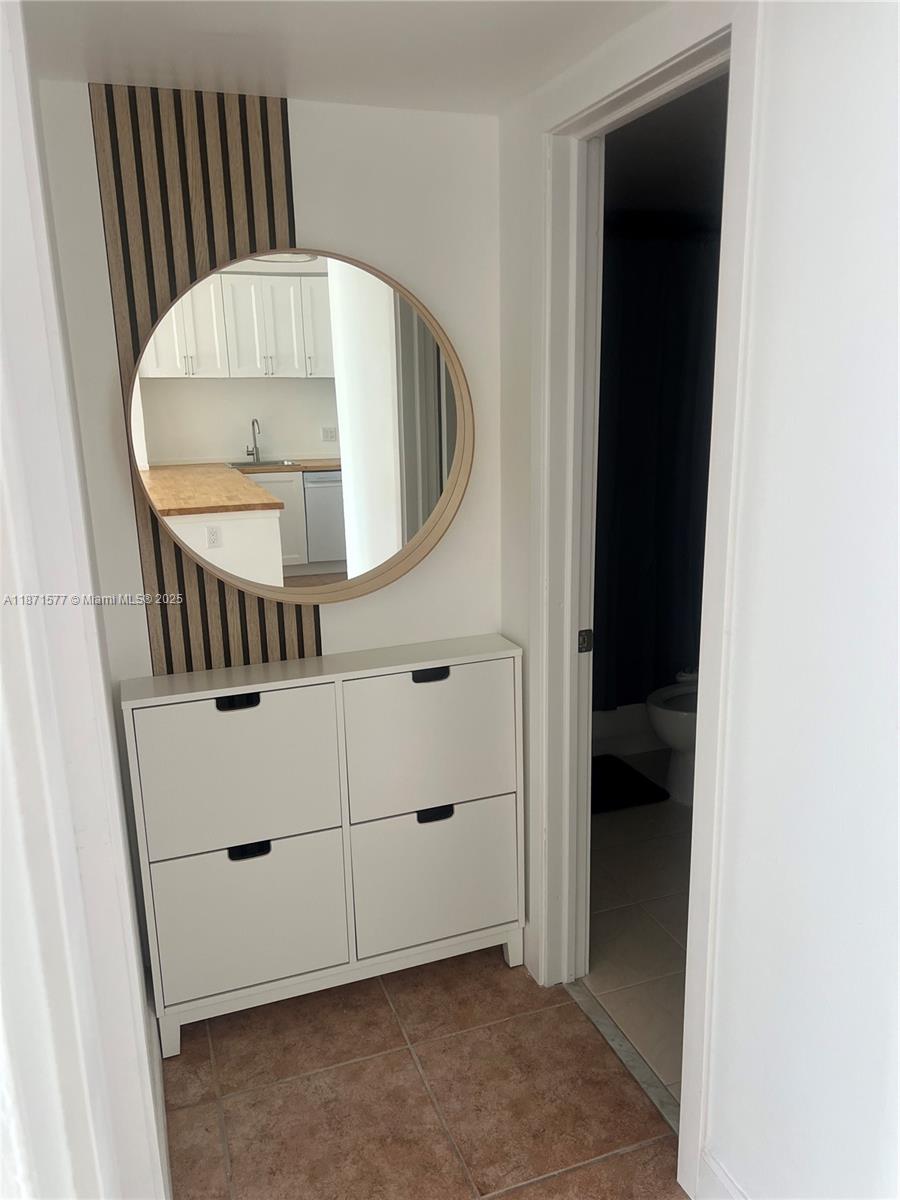 ISLAND PLACE AT NORTH BAY - Residential Lease