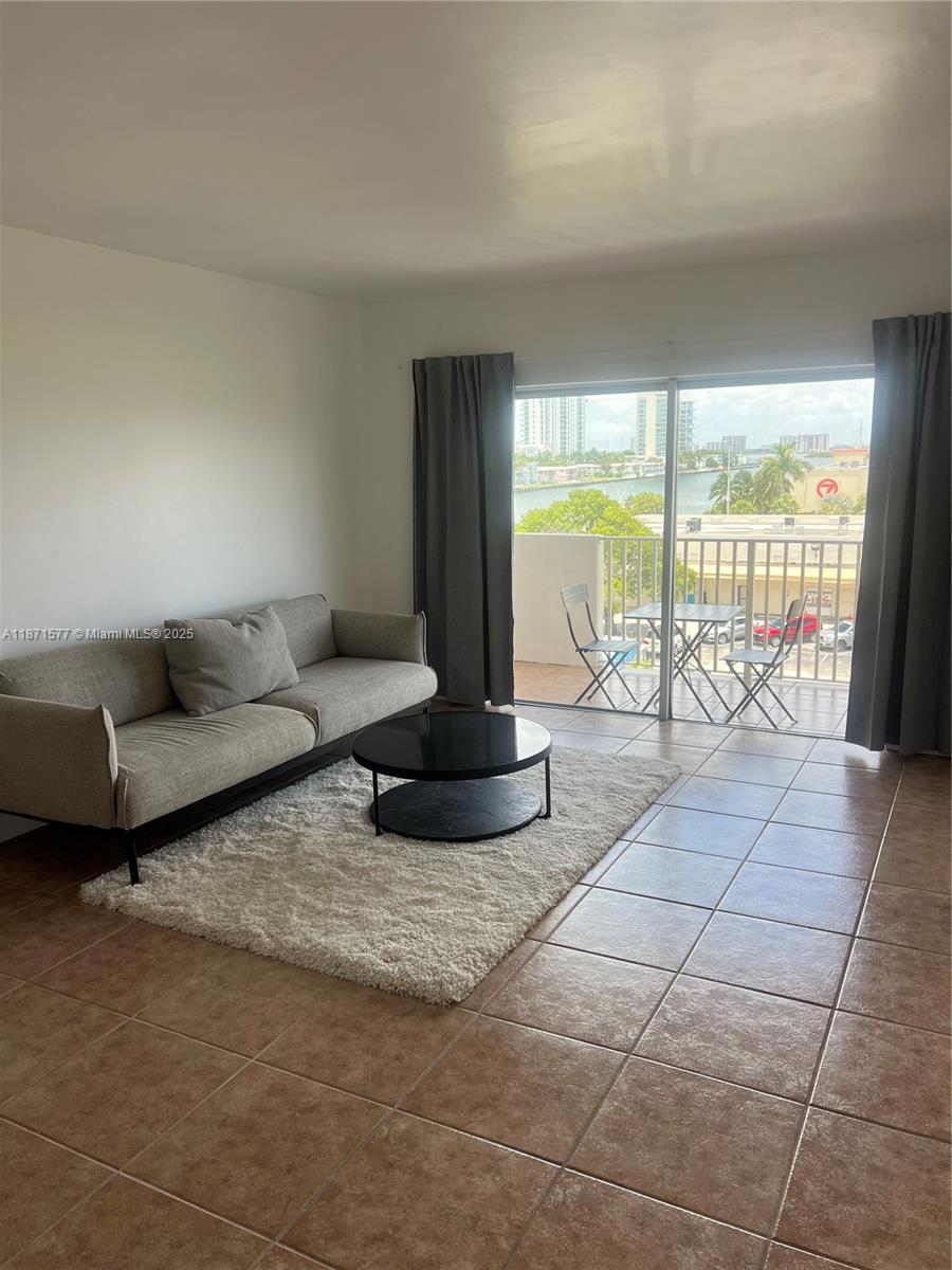 ISLAND PLACE AT NORTH BAY - Residential Lease