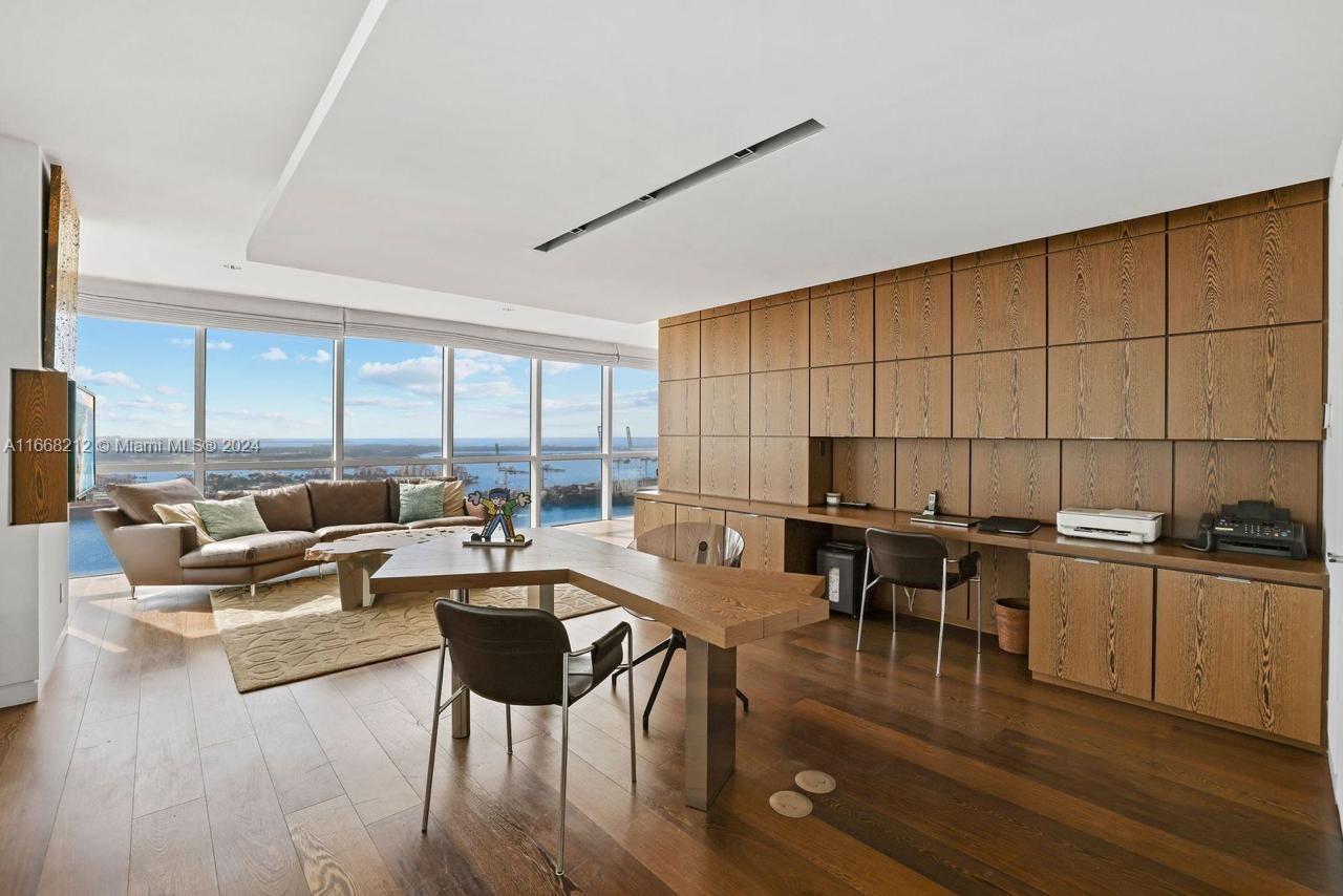 ICON CONDO - Residential