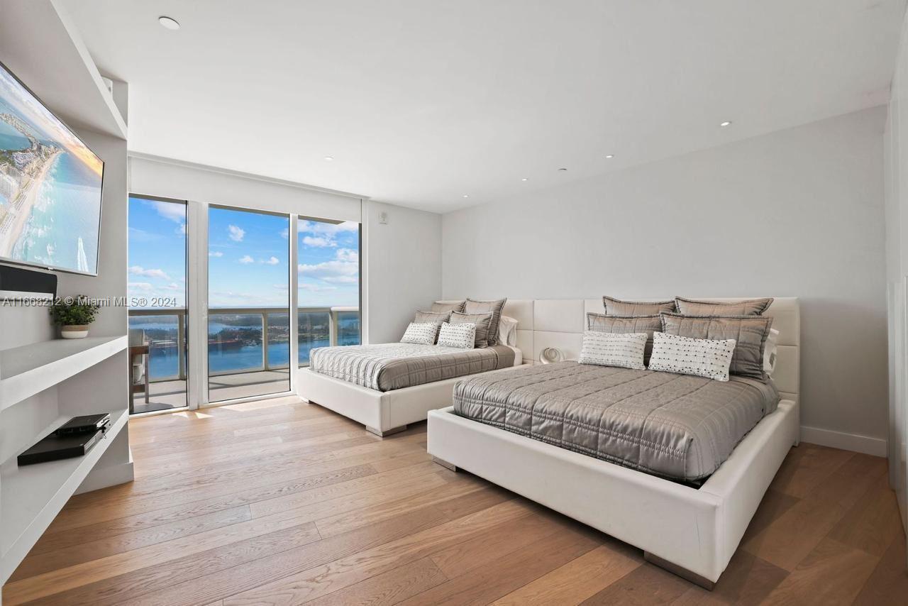 ICON CONDO - Residential
