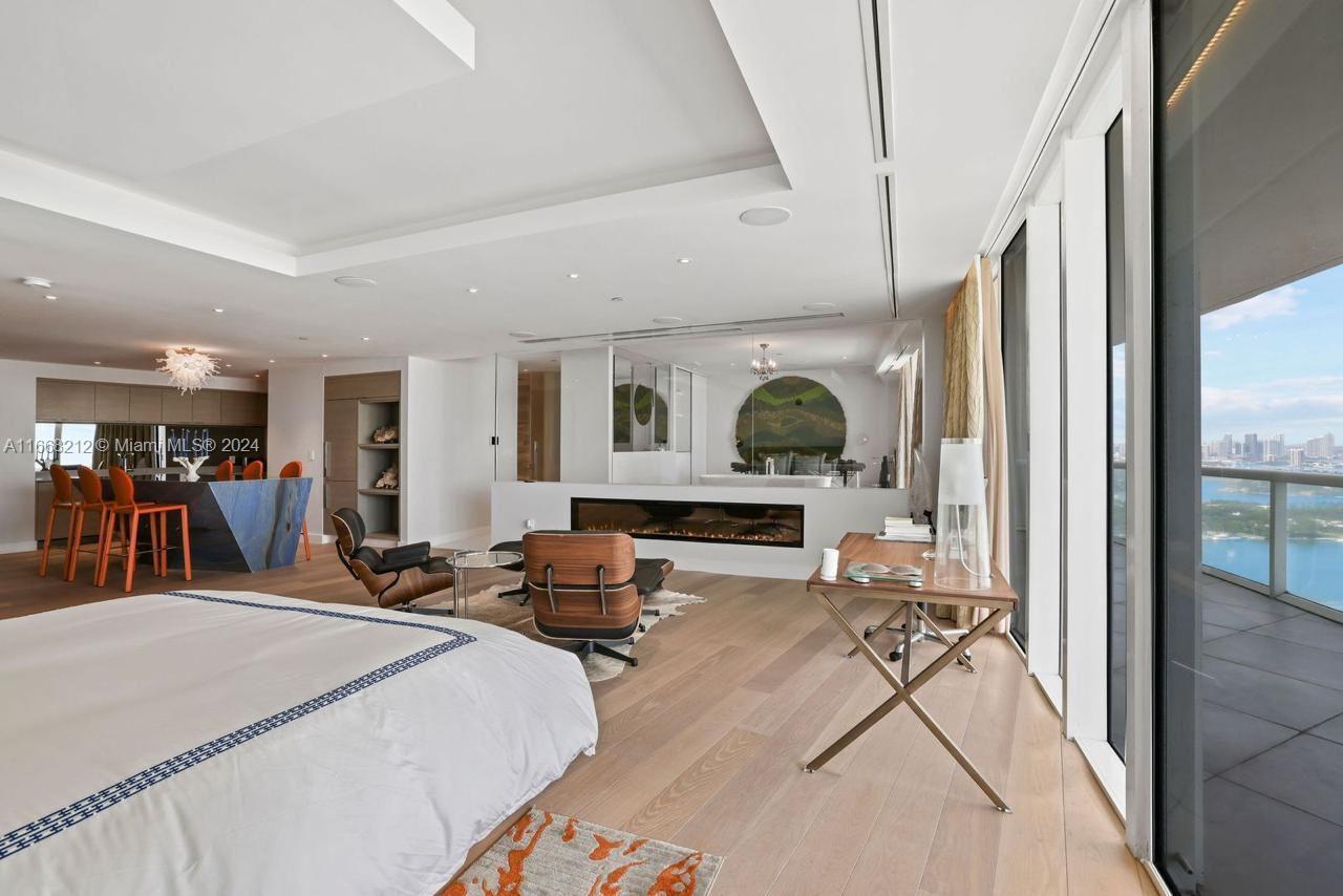 ICON CONDO - Residential