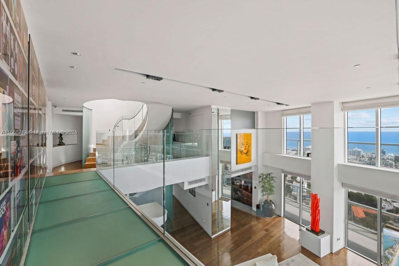 ICON CONDO - Residential