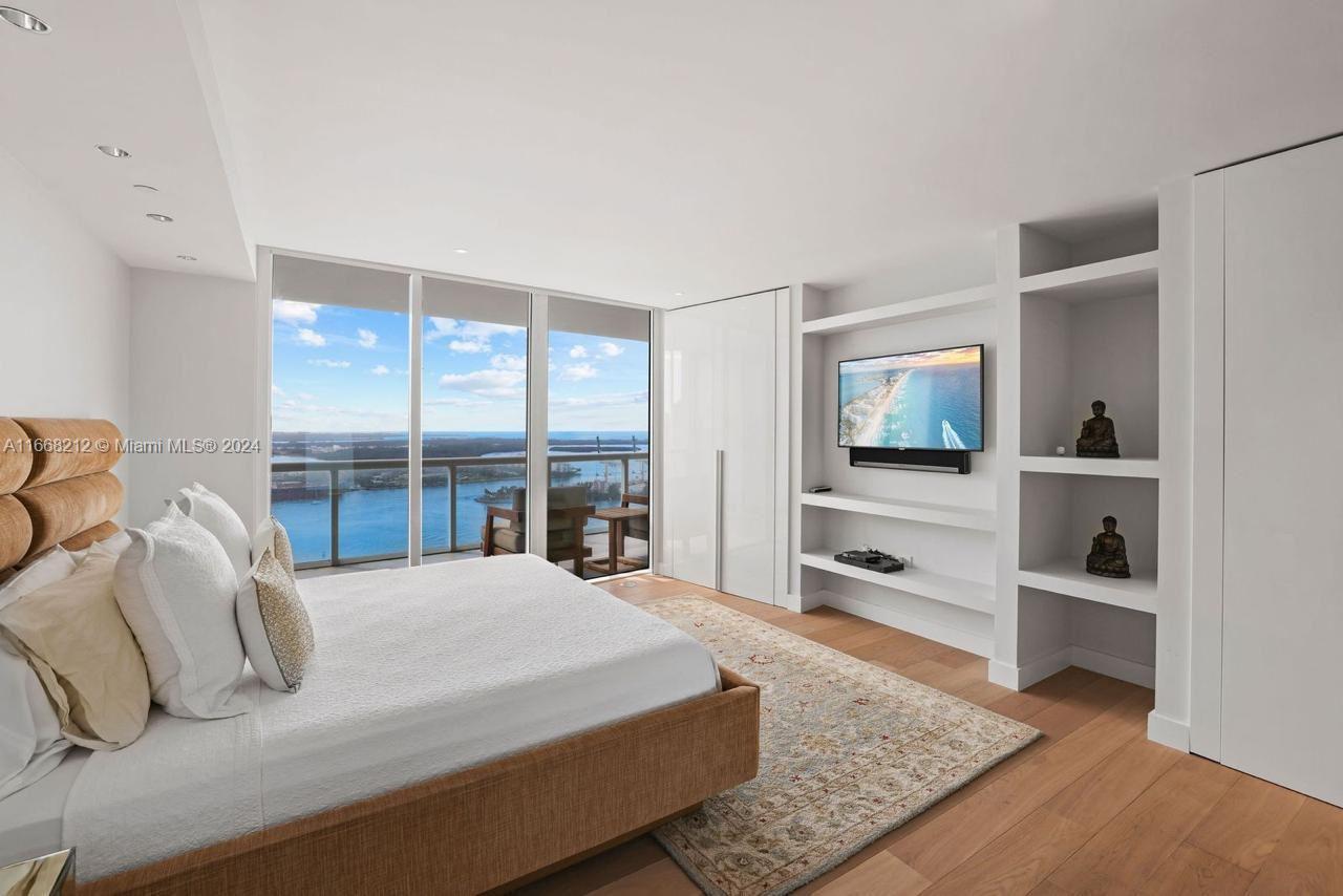 ICON CONDO - Residential