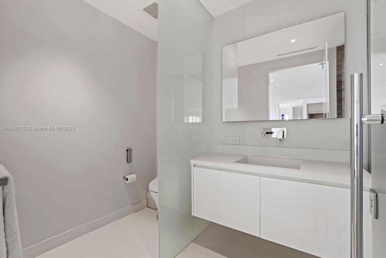 ICON CONDO - Residential
