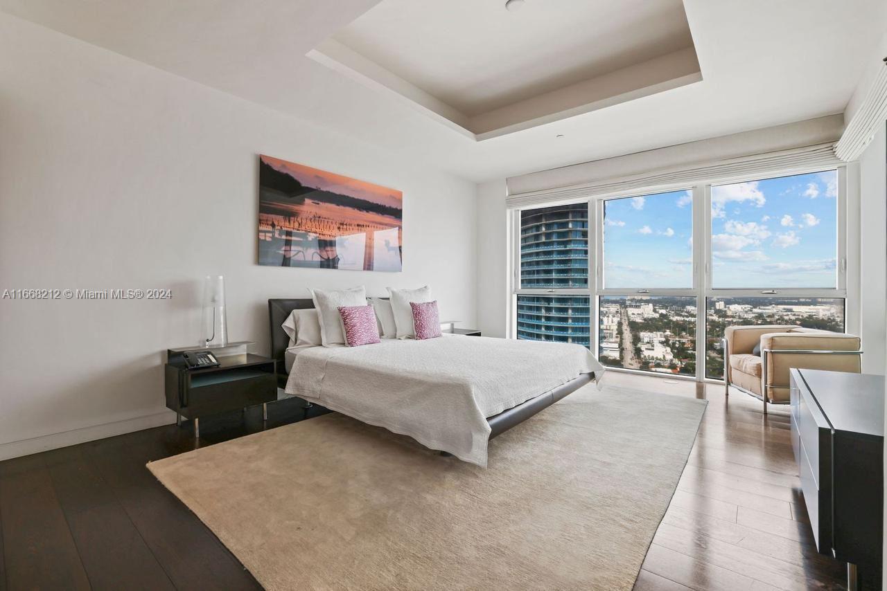 ICON CONDO - Residential
