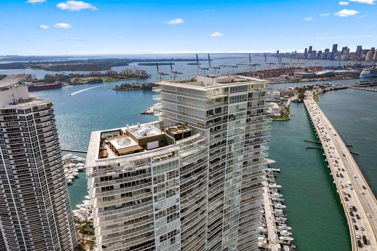 ICON CONDO - Residential