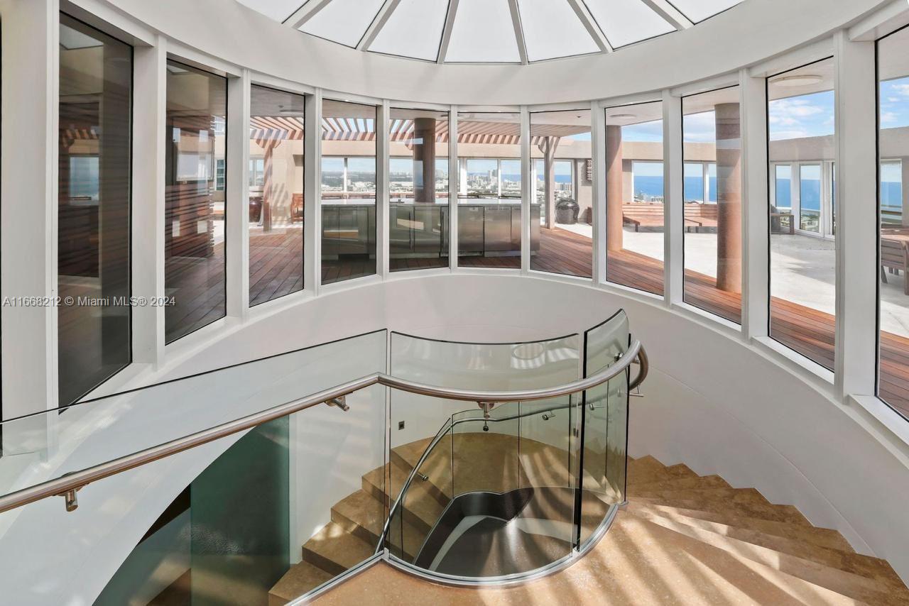 ICON CONDO - Residential