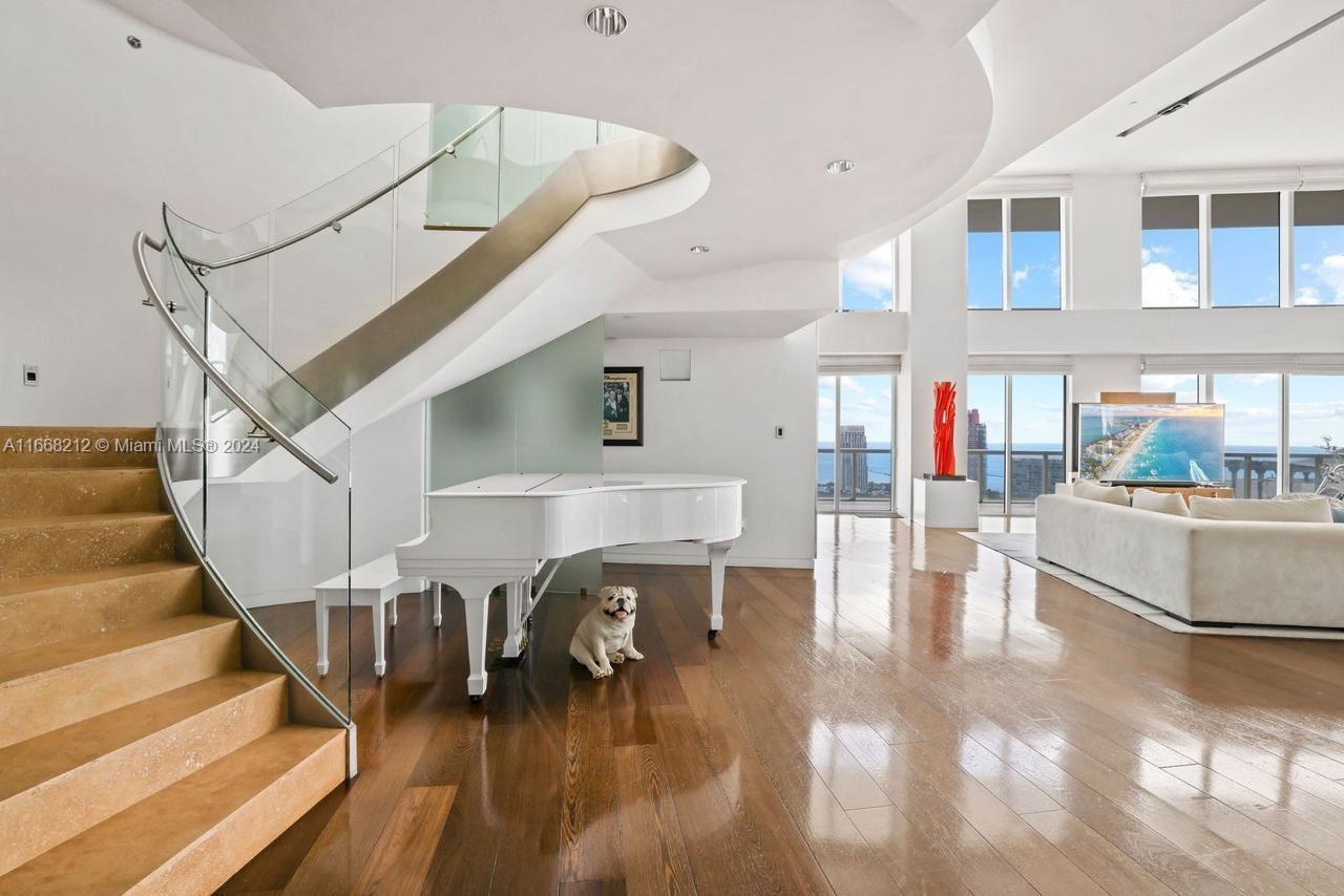 ICON CONDO - Residential