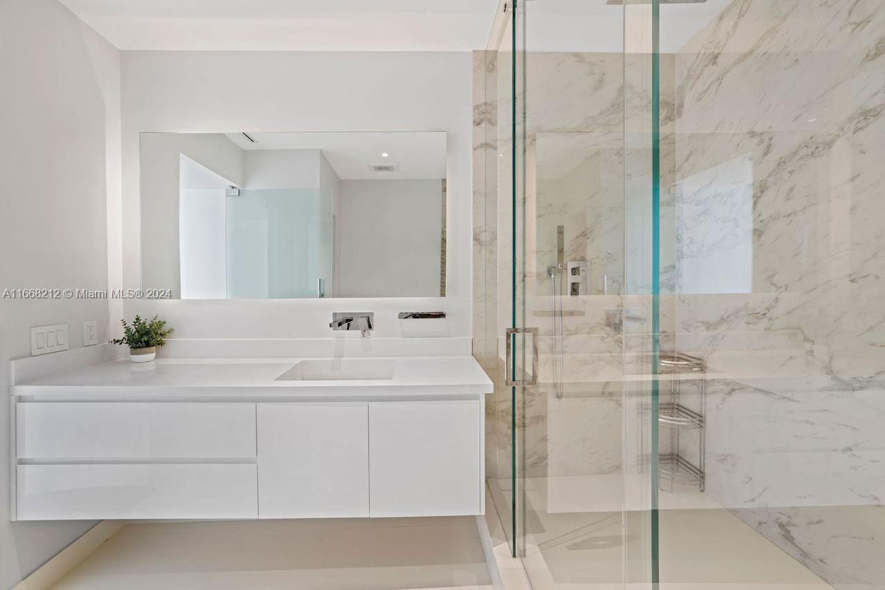 ICON CONDO - Residential