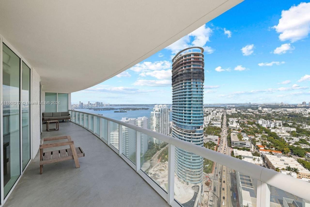 ICON CONDO - Residential