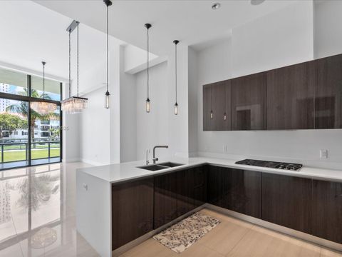 3250 NE 188th St 102 Aventura FL 33180