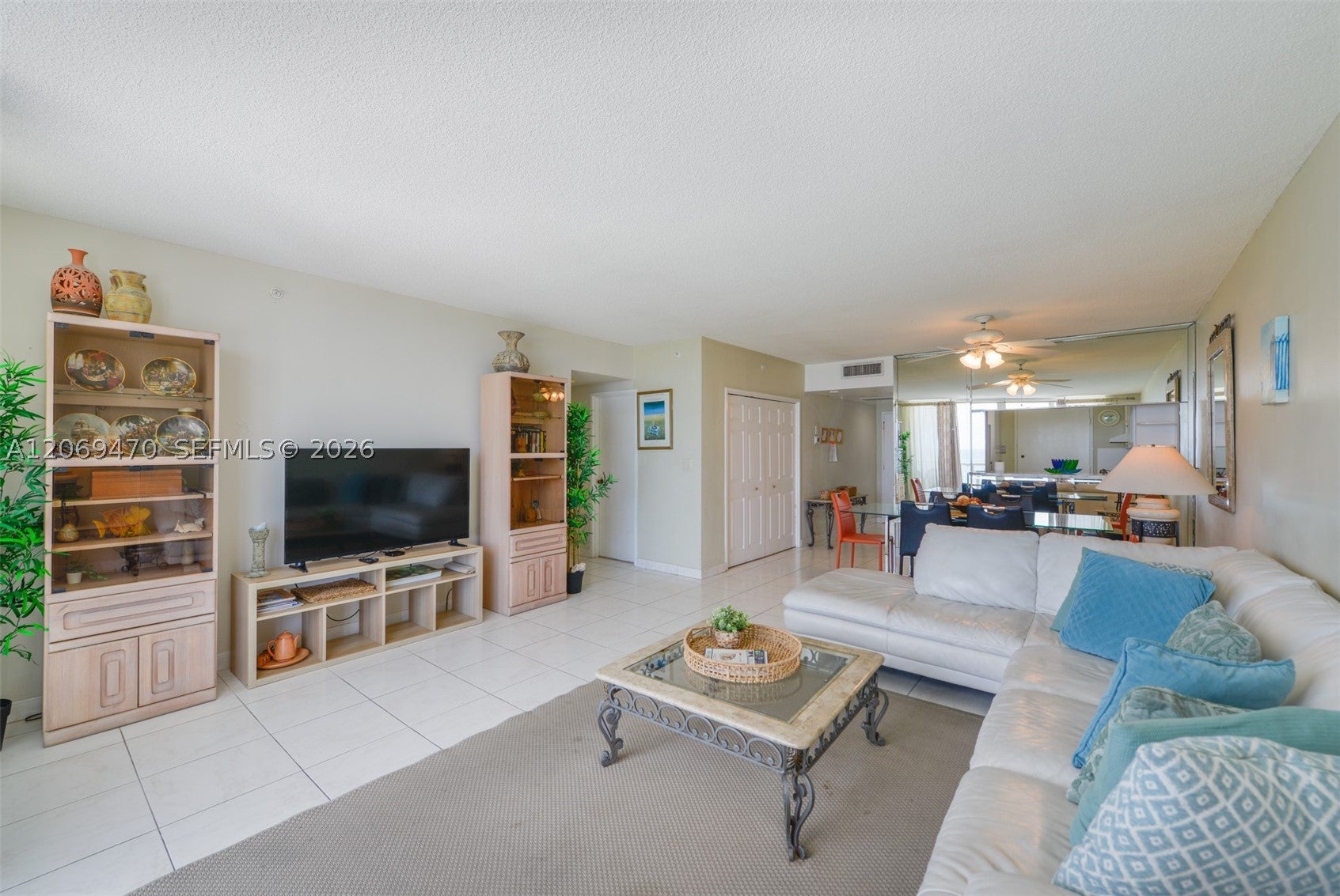5601 Collins Ave 512