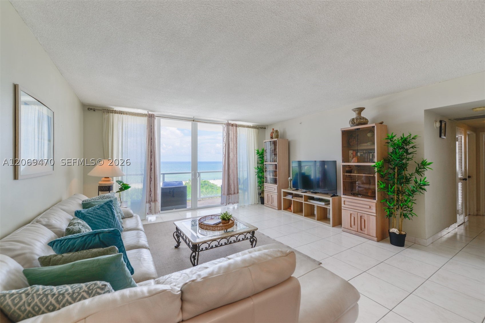 5601 Collins Ave 512