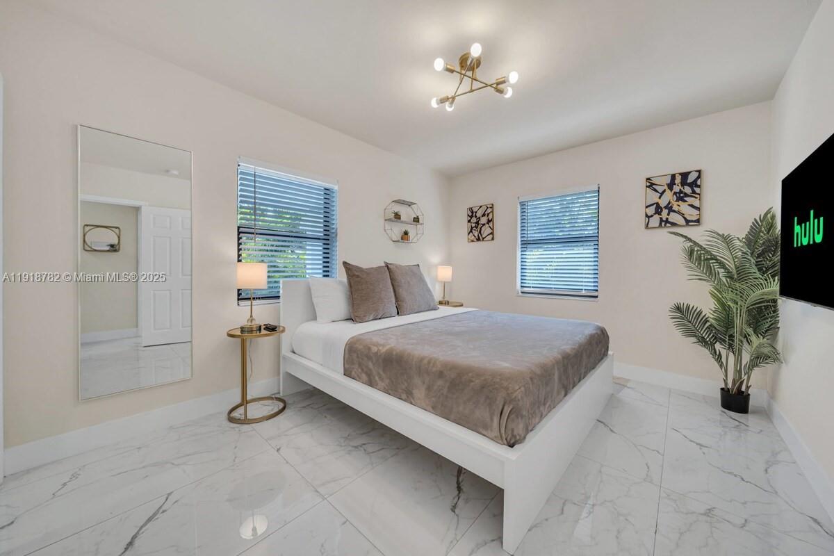 ALHAMBRA HGTS SEC 5 - Residential Lease