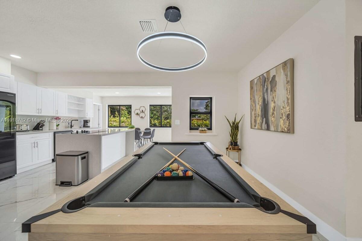 ALHAMBRA HGTS SEC 5 - Residential Lease