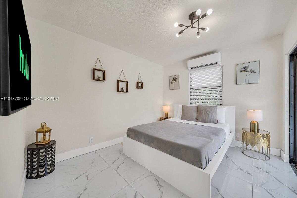 ALHAMBRA HGTS SEC 5 - Residential Lease