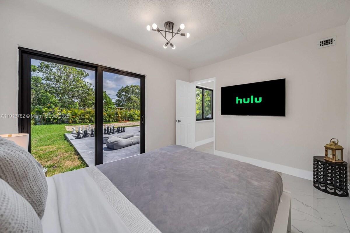 ALHAMBRA HGTS SEC 5 - Residential Lease