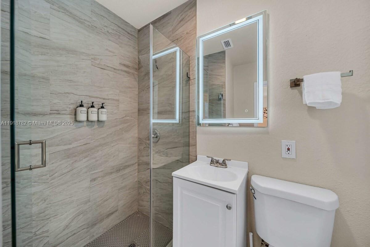 ALHAMBRA HGTS SEC 5 - Residential Lease