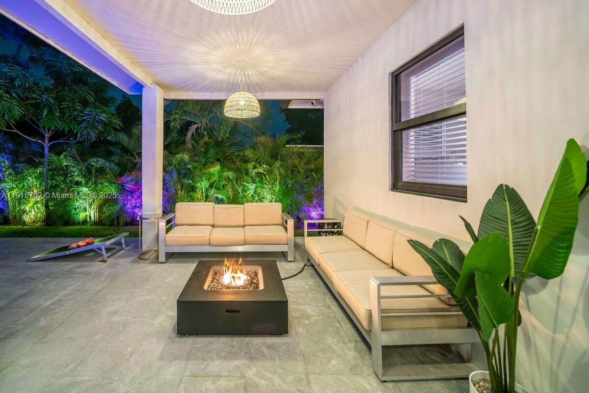 ALHAMBRA HGTS SEC 5 - Residential Lease