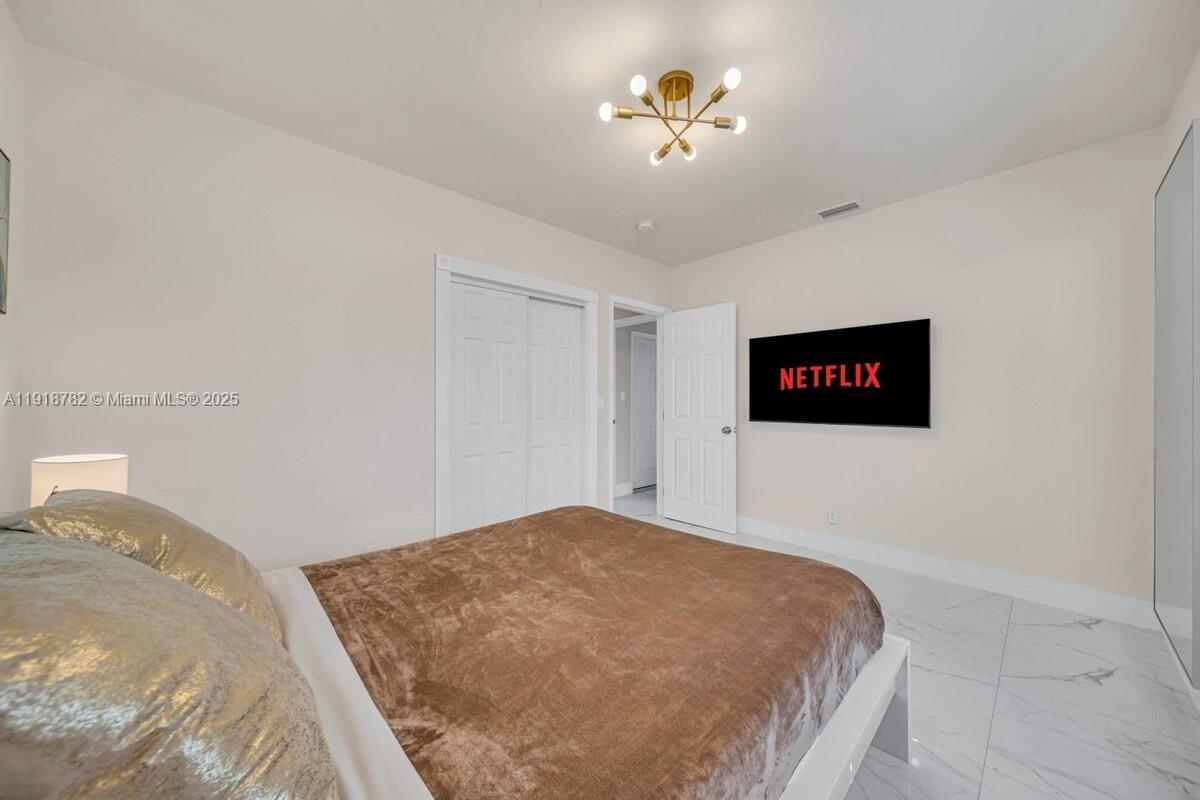 ALHAMBRA HGTS SEC 5 - Residential Lease