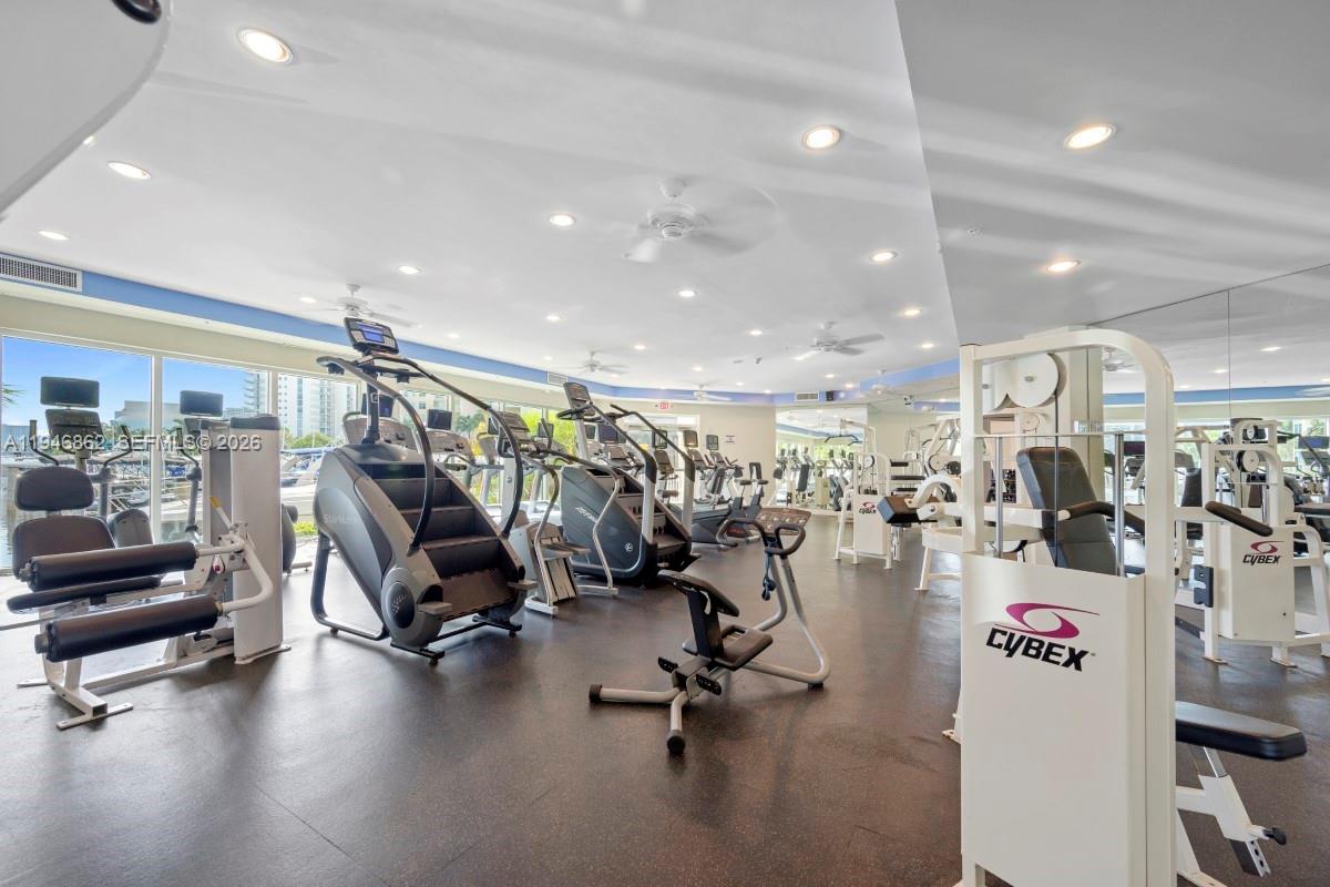 AVENTURA MARINA TWO - Residential