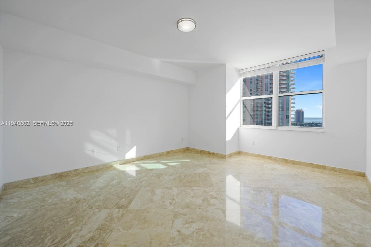 AVENTURA MARINA TWO - Residential