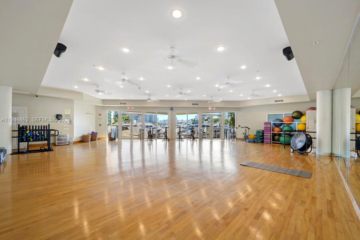 AVENTURA MARINA TWO - Residential