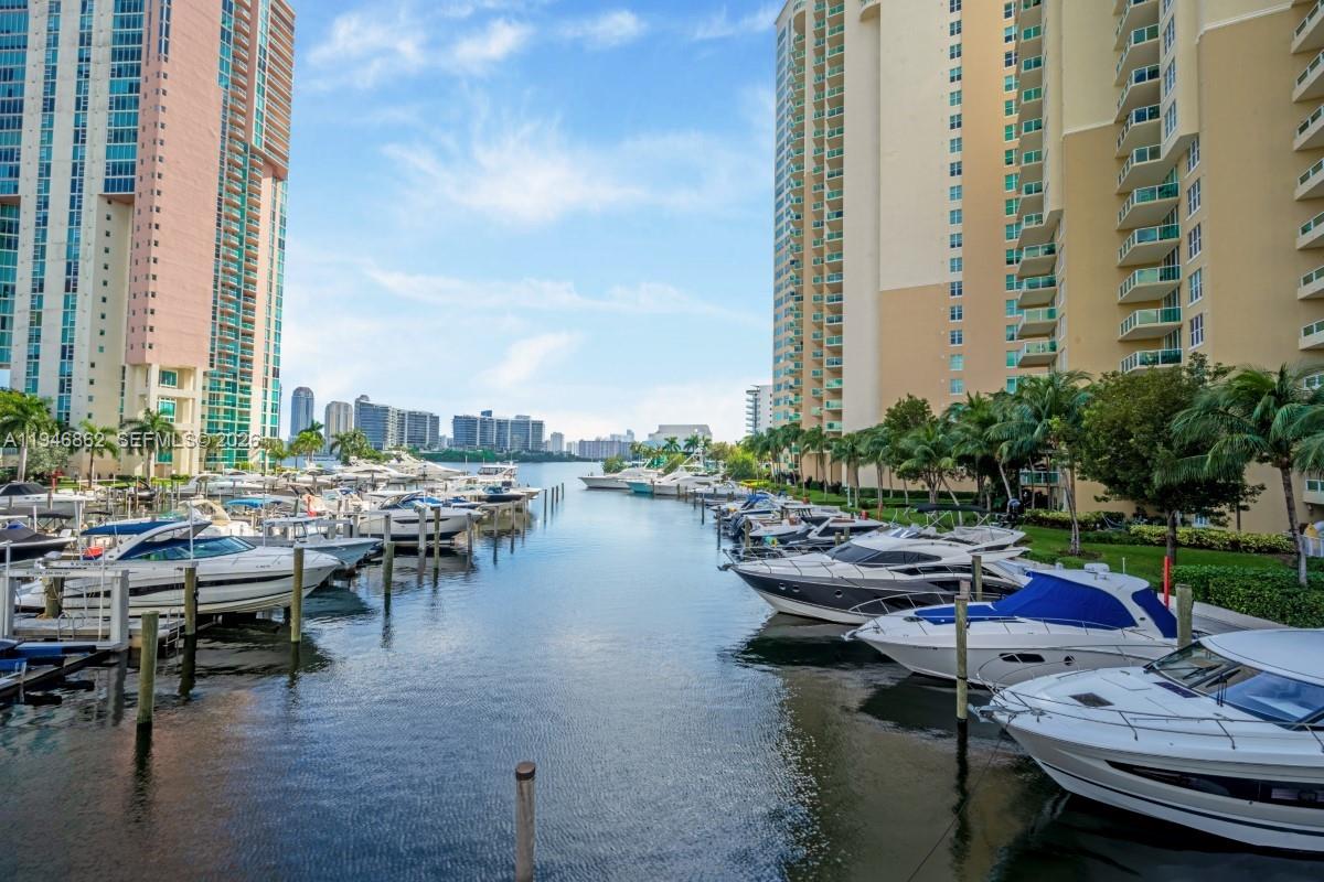 AVENTURA MARINA TWO - Residential