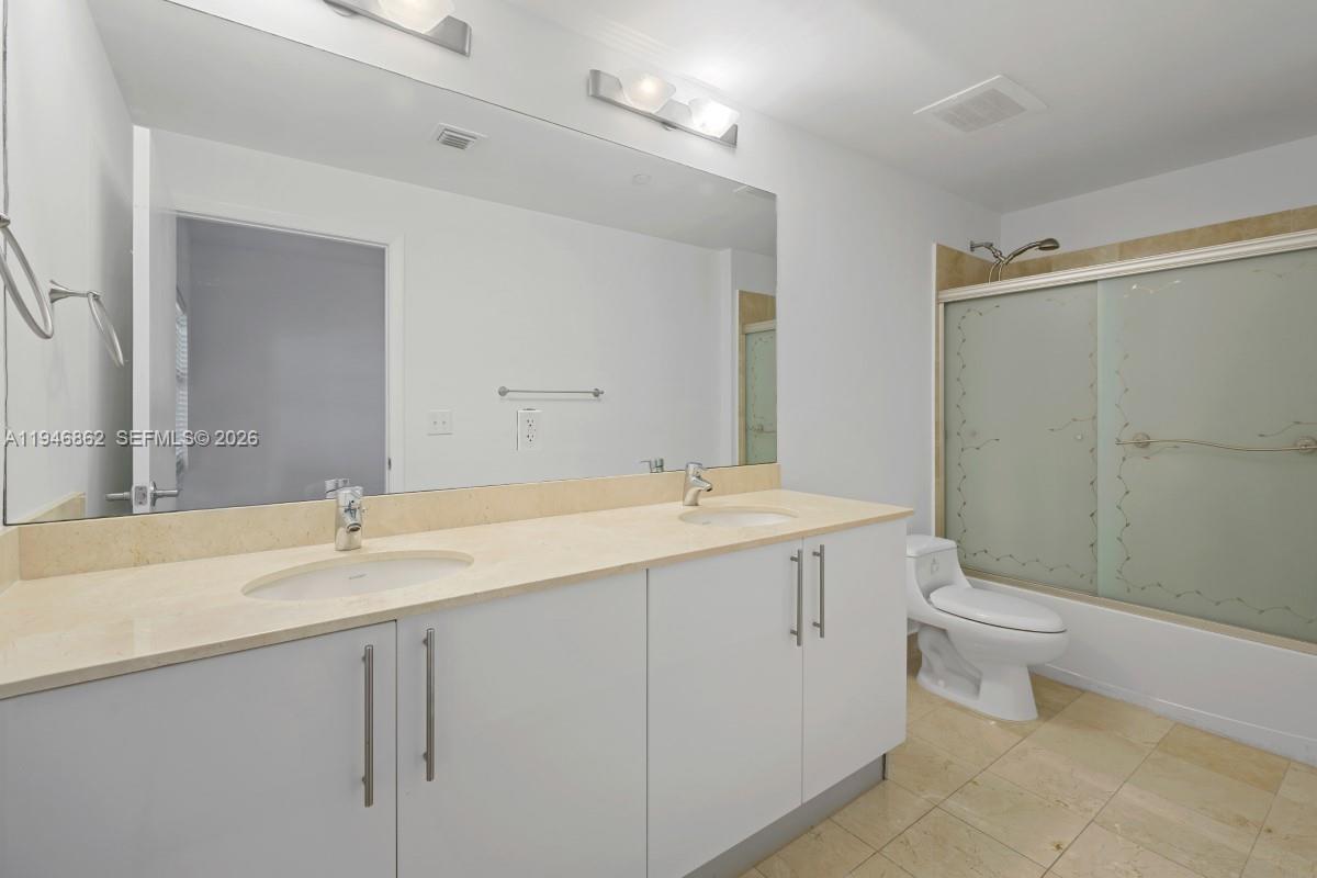 AVENTURA MARINA TWO - Residential