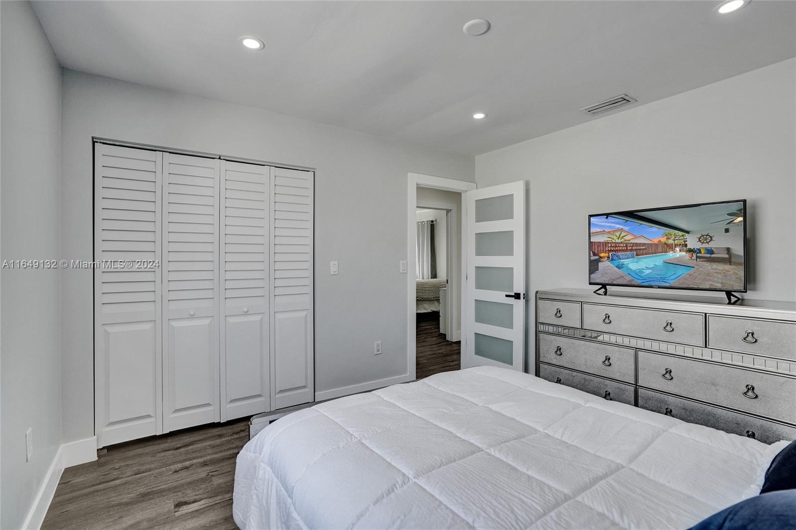 WEST LAKES GARDENS - Residential