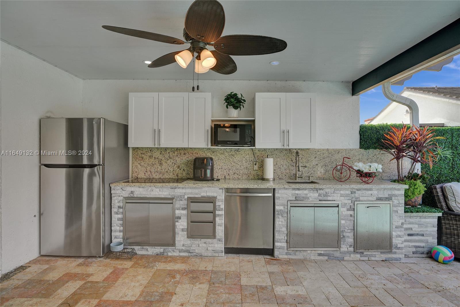 WEST LAKES GARDENS - Residential